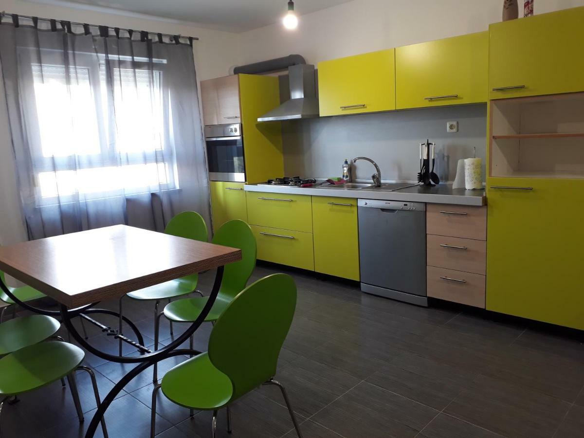 Relax Apartment Pula Ngoại thất bức ảnh